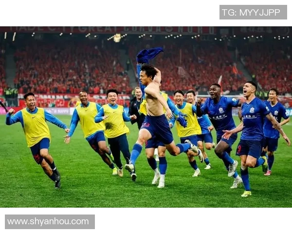 上港与申花激战正酣精彩比赛直播全程回顾与精彩瞬间分析